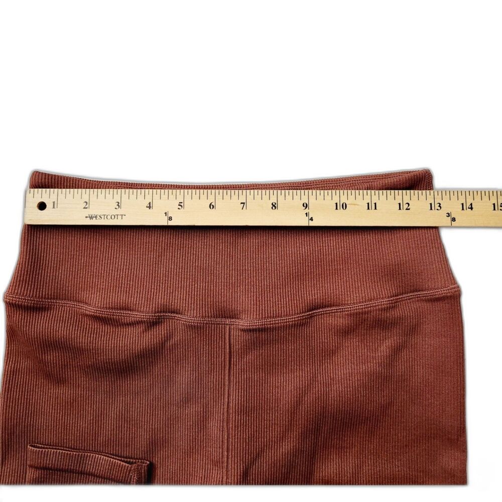 Fabletics Seamless High-Waisted Linework Legging Reddish Brown, Size M (Women’s) - Picture 4 of 5